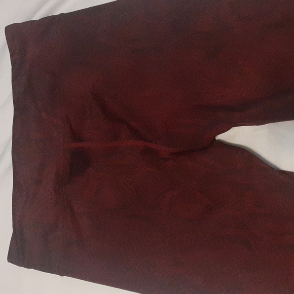 Nike snake skin printed red and black leggings - Picture 7 of 7
